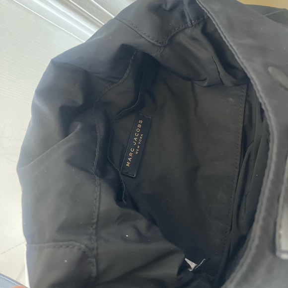 Marc Jacobs Black Nylon Crossbody with Gold-Tone Accents EUC - Picture 5 of 9